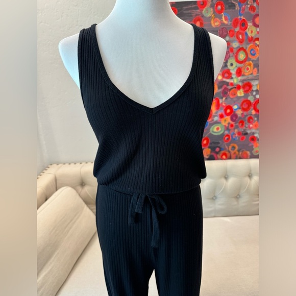 Beyond Yoga Jetsetter Jumpsuit in black S - Picture 6 of 11